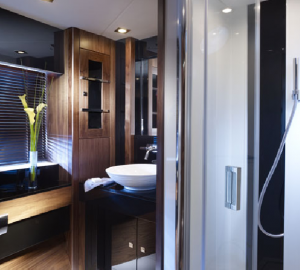 2009 Sunseeker 80 Motor Yacht  - Forward Cabin EnSuite