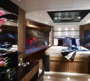 2009 Sunseeker 80 Motor Yacht  - Forward Cabin