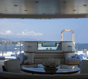 2superyacht ROMANCE swimming pool