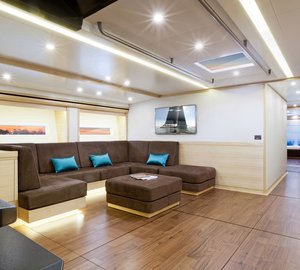 30m luxury yacht Hamilton - Saloon-001