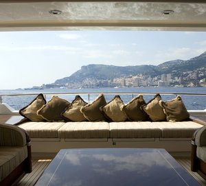4 Motor Yacht ROMANCE main deck
