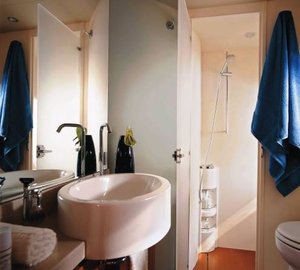 AGEL 100 -  Master bathroom