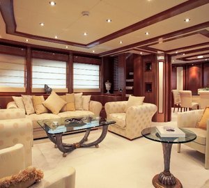 ANNIE MARIE Main Salon