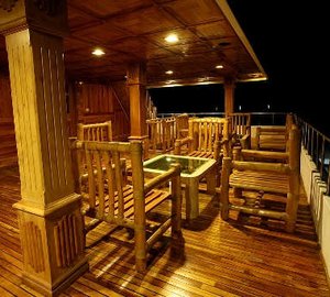 AREVARA - Upper deck exterior 2