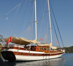 ARIELLE I  -   At Anchor