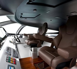 Adastra Yacht - Helm station