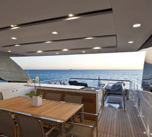 Al fresco dining on the SL 100 New