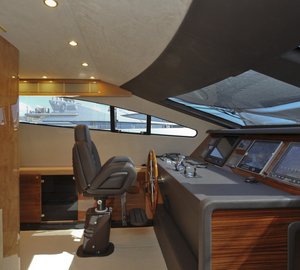 Amer 92 Yacht - Wheelhouse