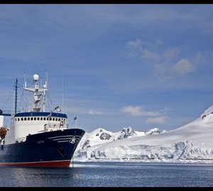 Antarctica - Sarsen Yacht - Paradise Bay