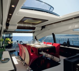 Azimut 72S Motor Yacht Dining Table