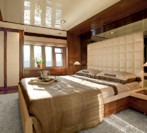 Azimut 88 Motor yacht Owner Suite