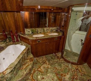 BELLA DONNA II -   Master Ensuite
