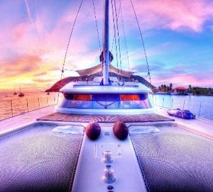 BLACK SWAN - Foredeck