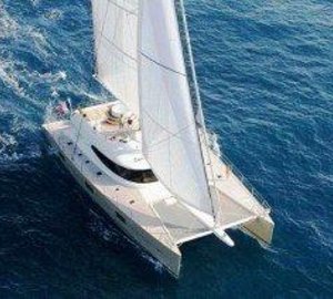 BLACK SWAN - Under sail