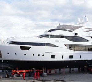 Benetti Crystal 140 Yacht Luna - side view