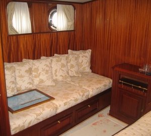 Benetti Yacht MIZAR - VIP Cabin Seating