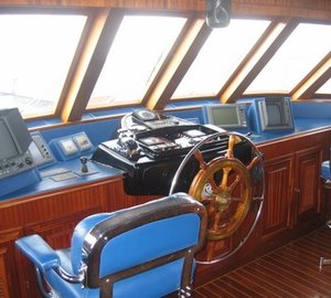 Benetti Yacht MIZAR -  Wheelhouse