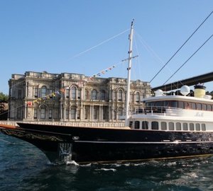 Beutiful classic style luxury yacht M&M by Bilding Yachts