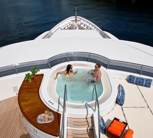 Blue Moon - Sundeck Spa Pool