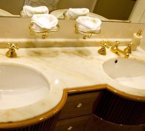 CAROBELLE - Marble ensuite