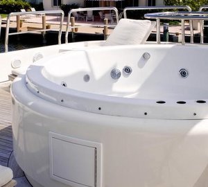 CAROBELLE - Spa Pool on sundeck