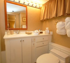 CHRISTINE -   Ensuite