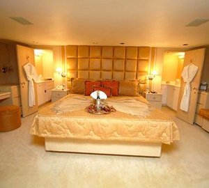 CHRISTINE -   Master Cabin 2