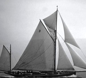 CORAL OF COWES -  Coral of Cowes racing in 1902