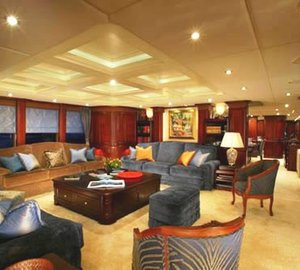 CRYSTAL LADY Main Salon