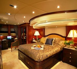 CRYSTAL LADY Master Suite