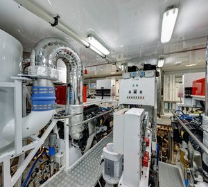 CaryAli Yacht - Engine Room