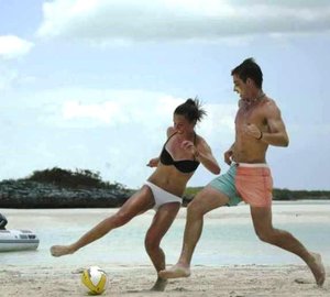 Cat AMAZING GRACE -  Fun on the Beach