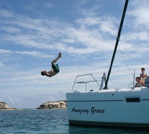 Cat AMAZING GRACE -  Jumping off Bow