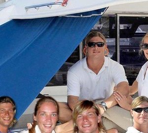 Cat SECRET OASIS - Crew