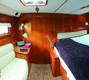 Cat ULA -  Guest Cabin 1