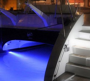 Cat ULA -  Lights at night