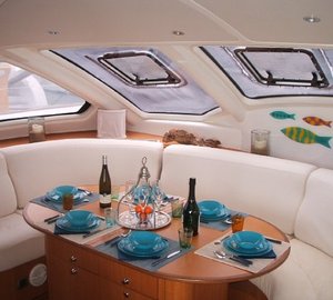 Catamaran FOLLIA -  Salon Dining