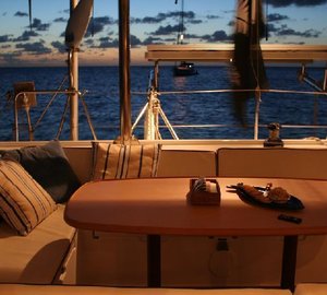 Catamaran KIWI PRYDE -  Cockpit dining