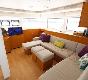 Catamaran LOTUS - Main Salon