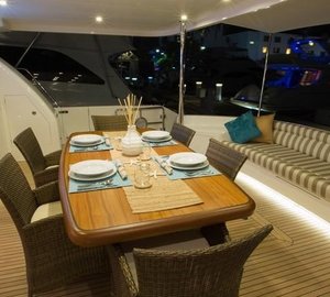 Catamaran OHANA - Aft deck dining