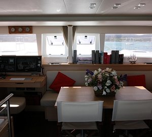 Catamaran OKEANOS -  Salon 2