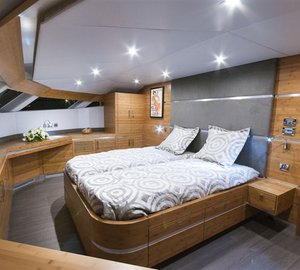 Catamaran SKYLARK -  Master Cabin