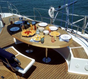 Catamaran WHALE - 007