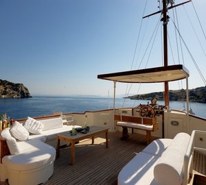 Classic Yacht El Bandido - Sundeck Seating