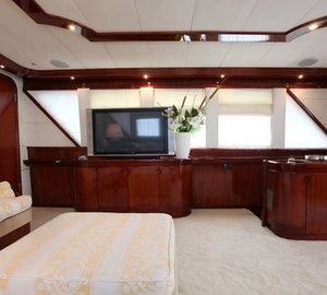 Classic Yacht HATHOR -  Salon TV