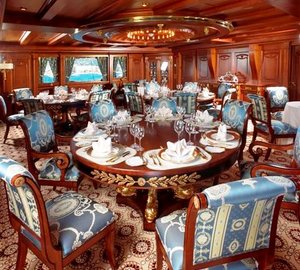 DELPHINE - Formal Diining