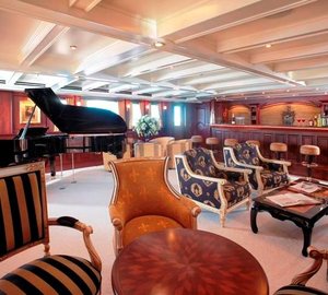 DELPHINE - Music Room