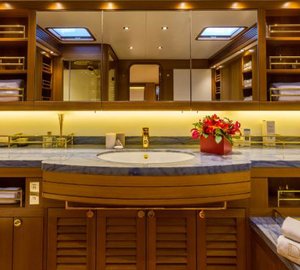 DORYAN Yacht - Bathroom