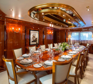 DOUBLE DOWN - elegant dining setting