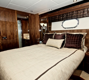 Donna Marine yacht - VIP guest room